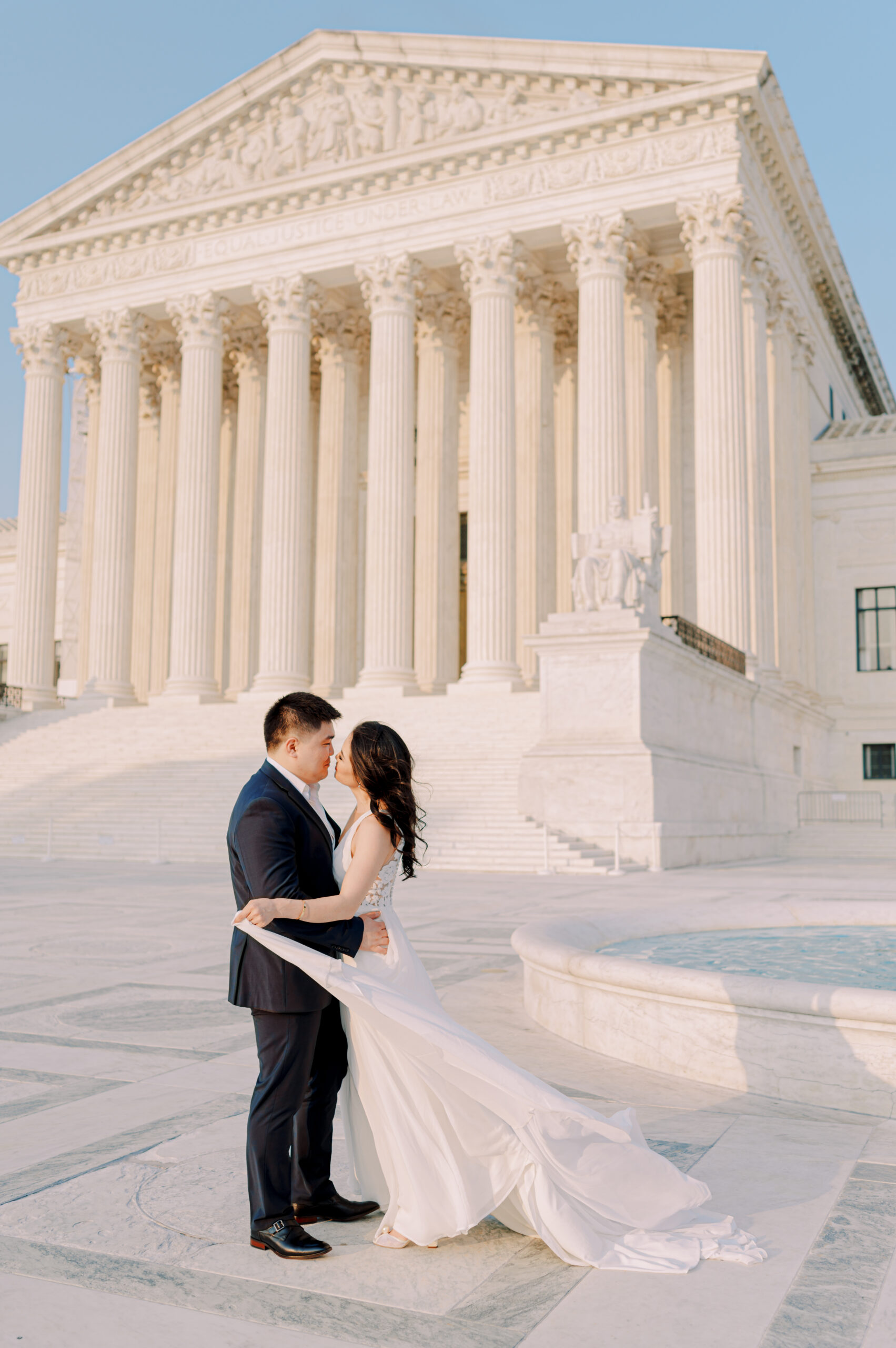 Wedding couple in front of the supreme court